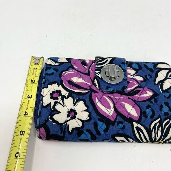 Vera Bradley Turnlock Wallet Womens OS African Violet Floral Quilted - Picture 3 of 8
